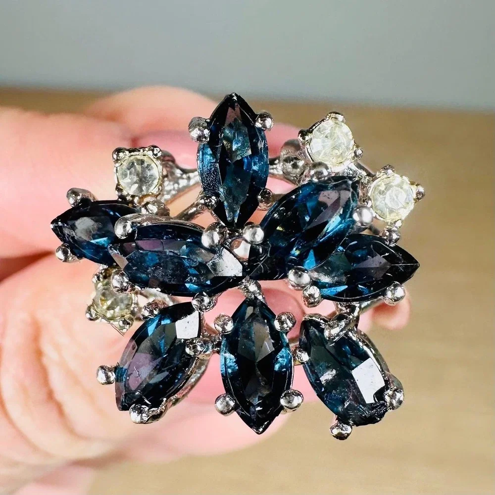 Blue Sapphire Look Cluster Ring Size 7 18K GE Rhinestone Cocktail Silver-Tone